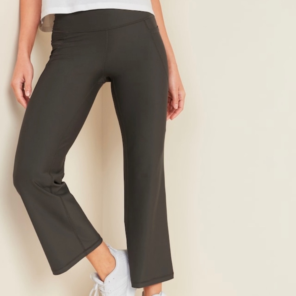 High-Waisted PowerSoft Side-Pocket 7/8-Length Flare Pants for Women size S Tall